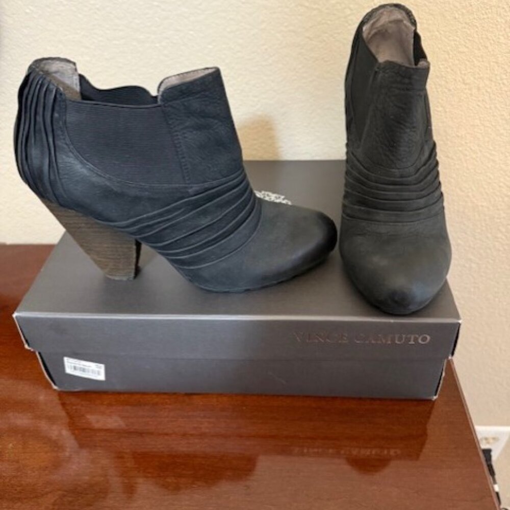 Vince Camuto Bronco booties 7.5 M black leather